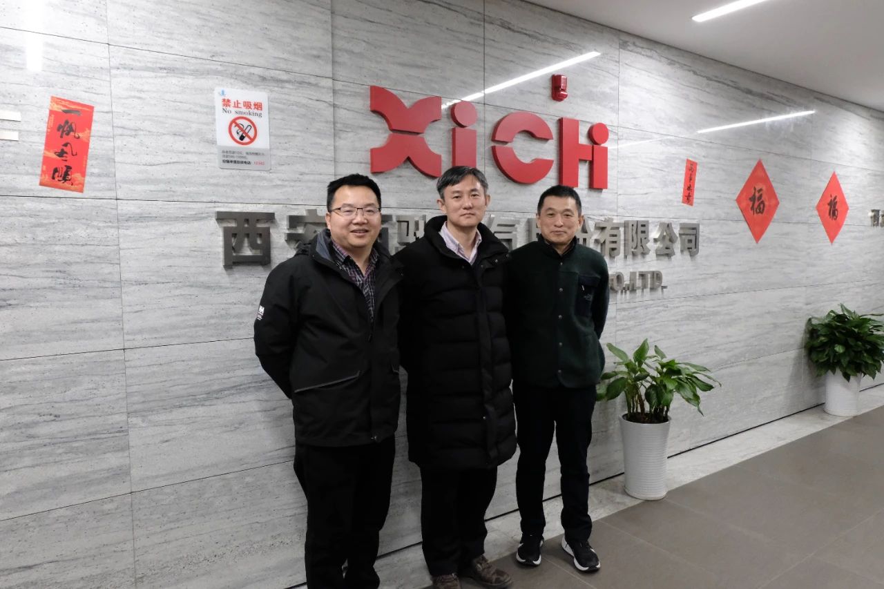 合影.jpg 合影.jpg