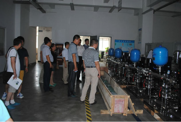 西北大學EDP同學會走進西馳電氣(圖4) 西北大學EDP同學會走進西馳電氣(圖4)