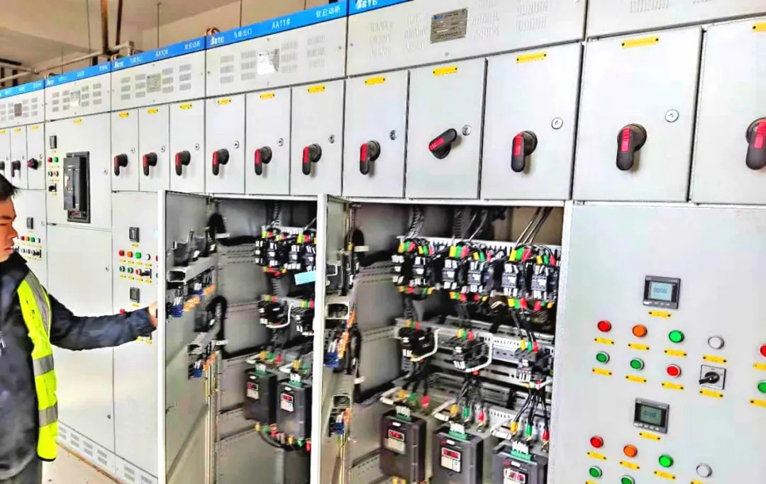 高速公路應(yīng)用—軟起動(dòng)器/APF有源電力濾波器(圖4) 高速公路應(yīng)用—軟起動(dòng)器/APF有源電力濾波器(圖4)