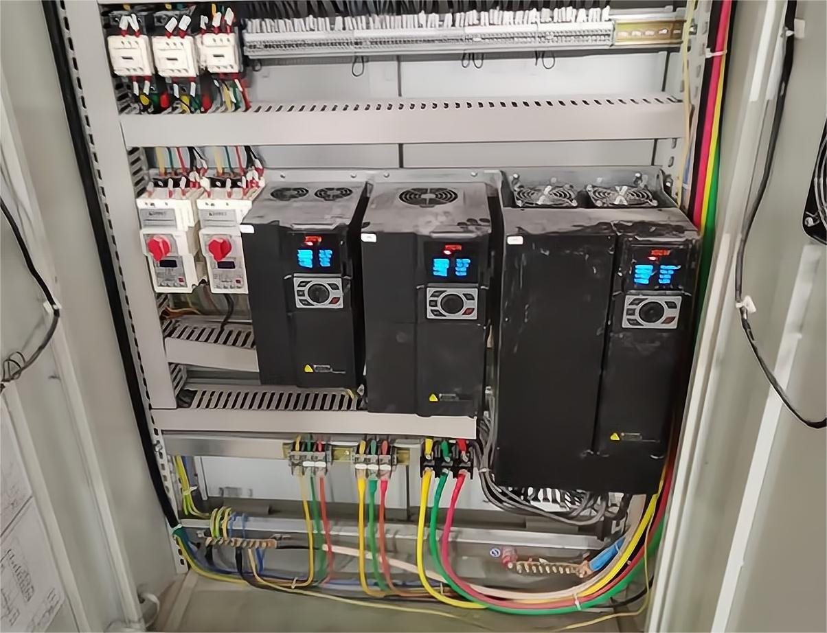 XFC系列變頻器在商場中的應用(圖1)