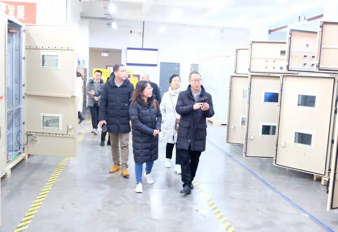 中山大學胡瑩教授一行來我司調研交流(圖5) 中山大學胡瑩教授一行來我司調研交流(圖5)